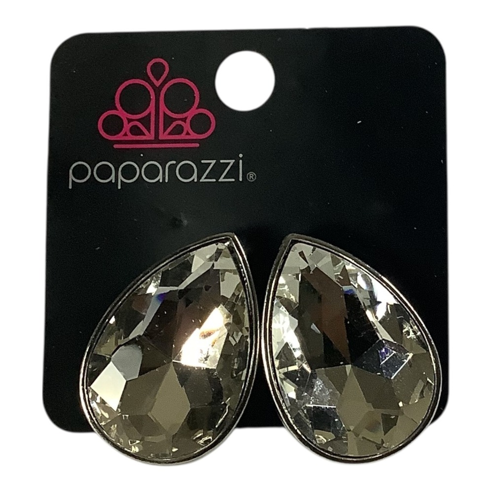Paparazzi Jewelry Dance On Heir White Clip On Earrings Teardrop‎ Rhinestone